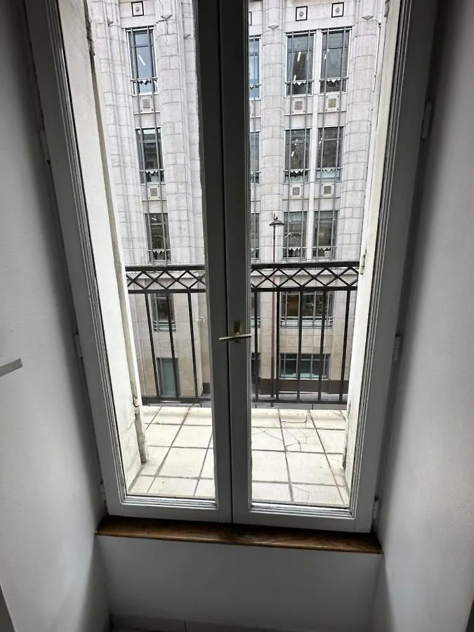 Champs Elysees Apartment 2C Paris